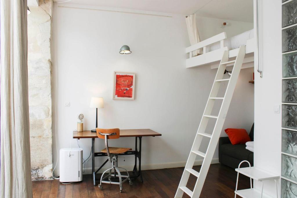 Quiet green studio Paris 11th - 2