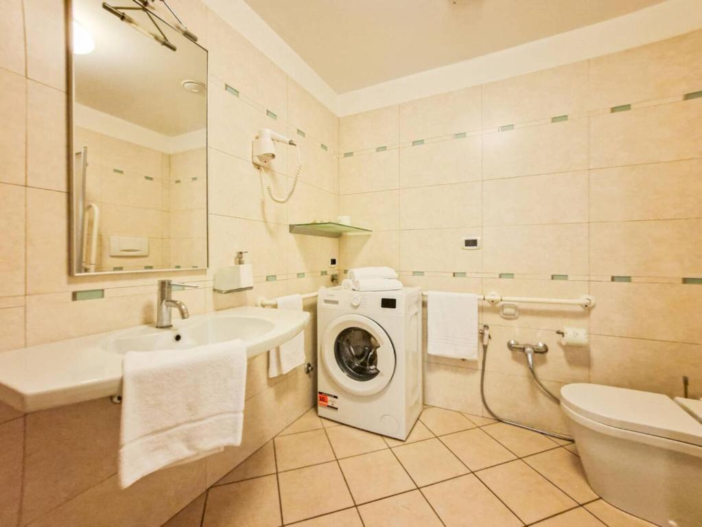 Refined comfort stay with spa - 5