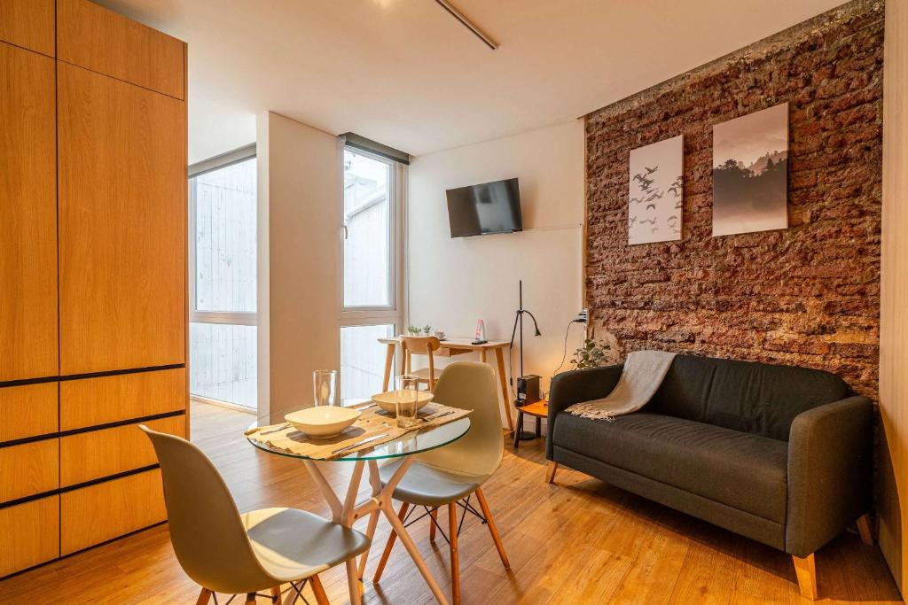 HOM I Vida Urbana AireA Wifi Gastronomia Lastarria - 2