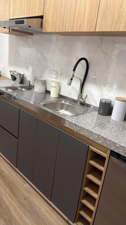 Beautiful Loft 5 minutes from the Airport - 4