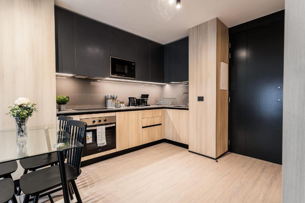 Impressive 2BR 2BA Parque Arauco mall - 2