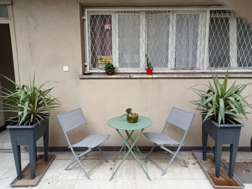 Nice centre- small pied-a-terre near beaches - 1
