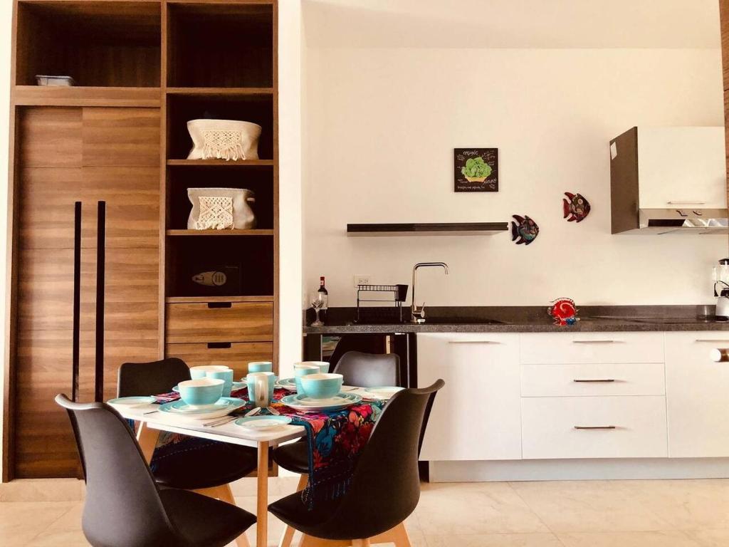 Stylish Studio with Rooftop Pool - 5