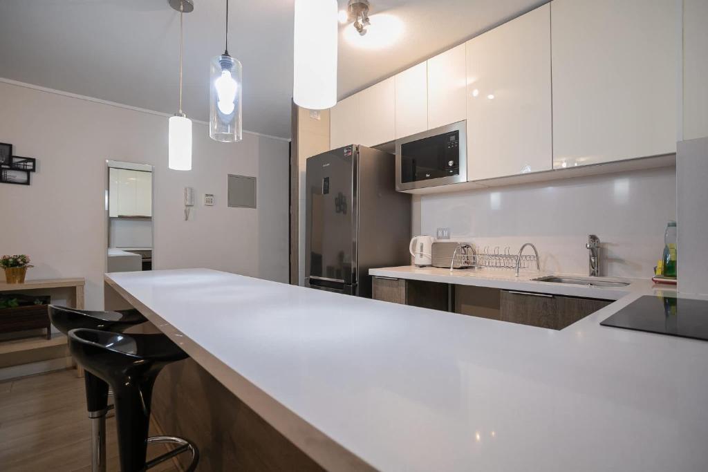 Exclusive Apt in Las Condes Balcony & Pool - 3