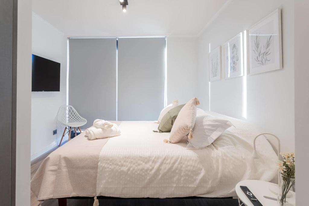 Explore Providencia from Our Sleek 2BR - 4