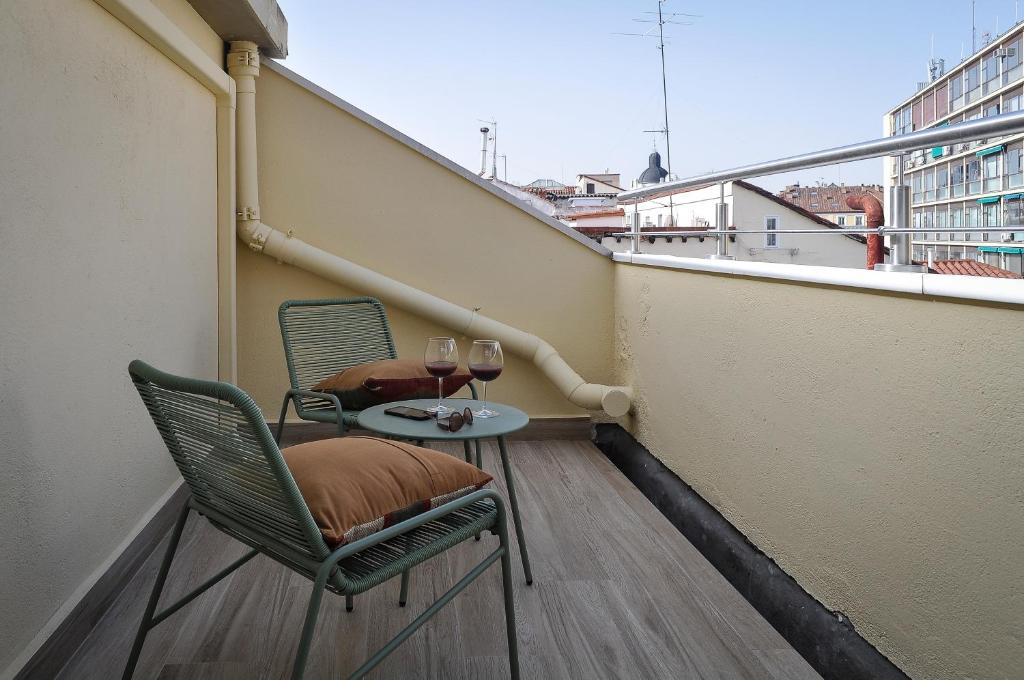 Atico con terraza en la Puerta del Sol - 3