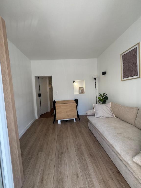 2-room apartment, heart of Montmartre, sleeps 4 - 3
