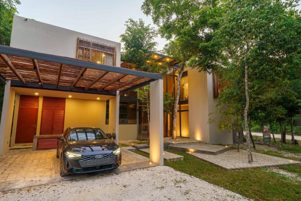 Luxury Jungle Retreat - 4 Bedroom Villa with Private Pool and Cenote - fits 14 - 4