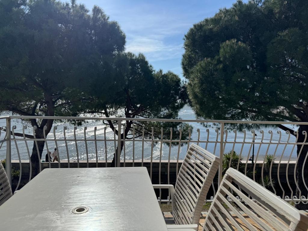 BeachfrontGrado Seaview Apartment Costa Azzurra - 4