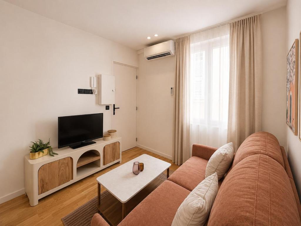 Elegant Studio - 3