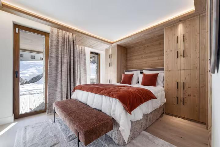 Residence With - 4