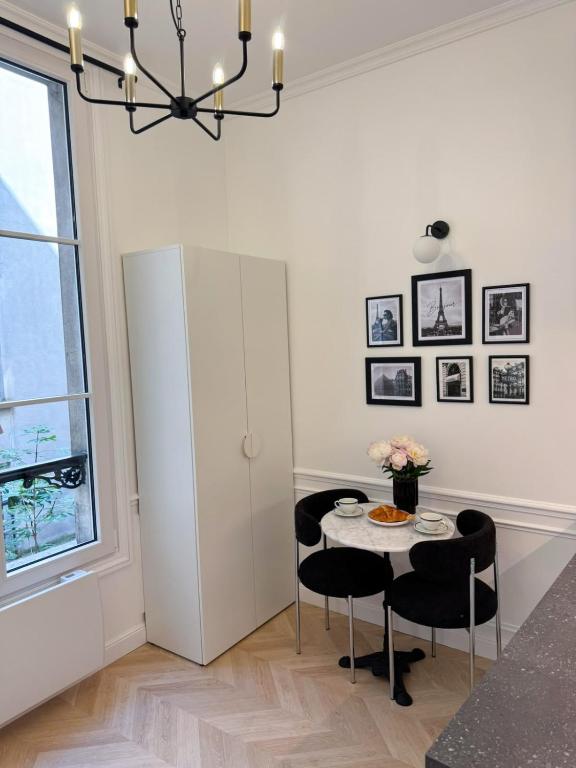 Studio room in the heart of Paris - Rue Montorgueil - 2