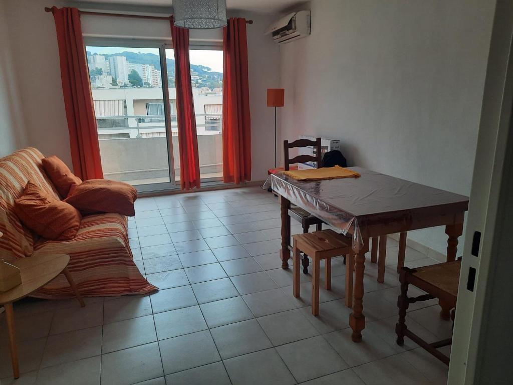 3 piéces centre vallauris terasse parking - 2