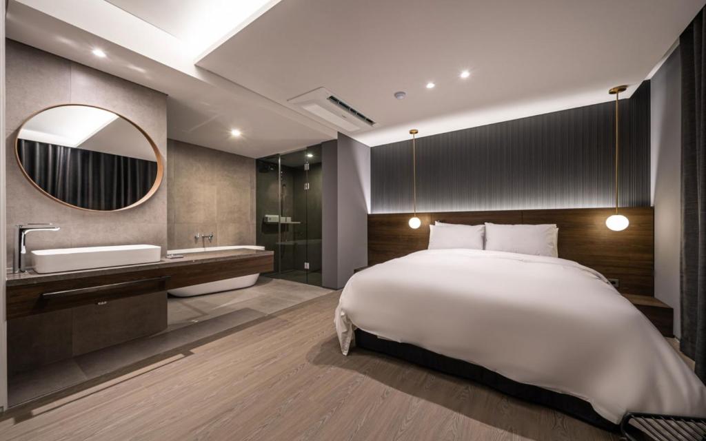 加山H酒店 (H hotel Gasan)