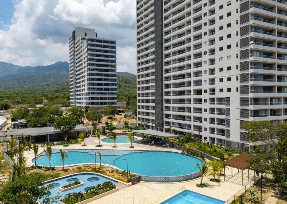 Luxury loft 17th flr with ocean view beach access! - 2