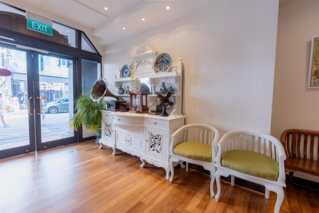 iNN at Temple St by Q Loft Newly Renovated
