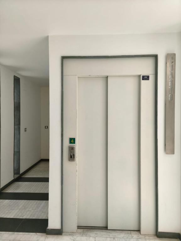 Ático con terraza, garaje bajo petición y según disponibilidad, ascensor y vistas Catedral - 3