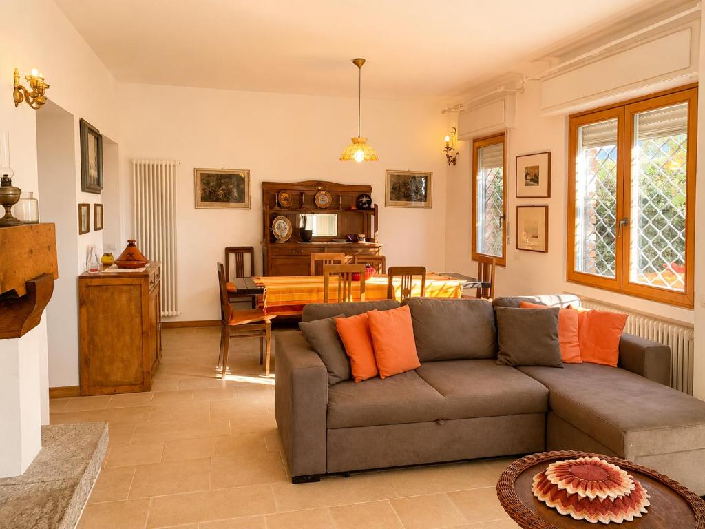 GuestHost - Como Lake Cosy Flat with Garden and Parking - 2