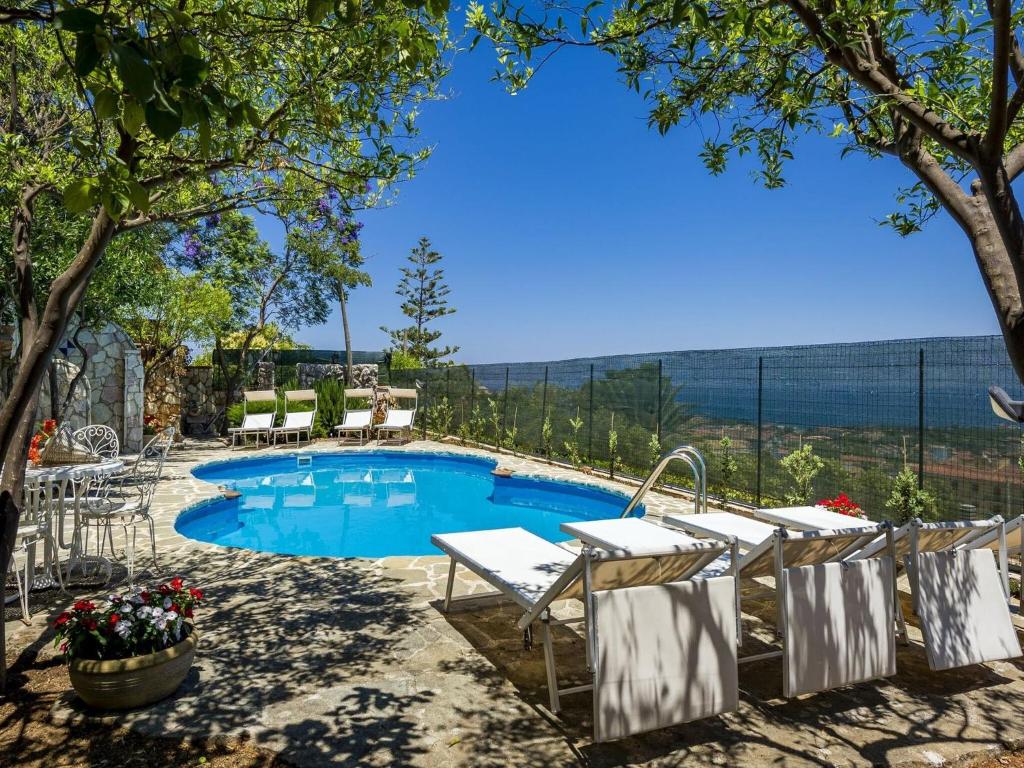 Holiday Home in Castellammare del Golfo with Pool - 4