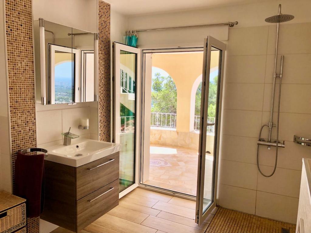 Dream villa with spectacular sea views - 2