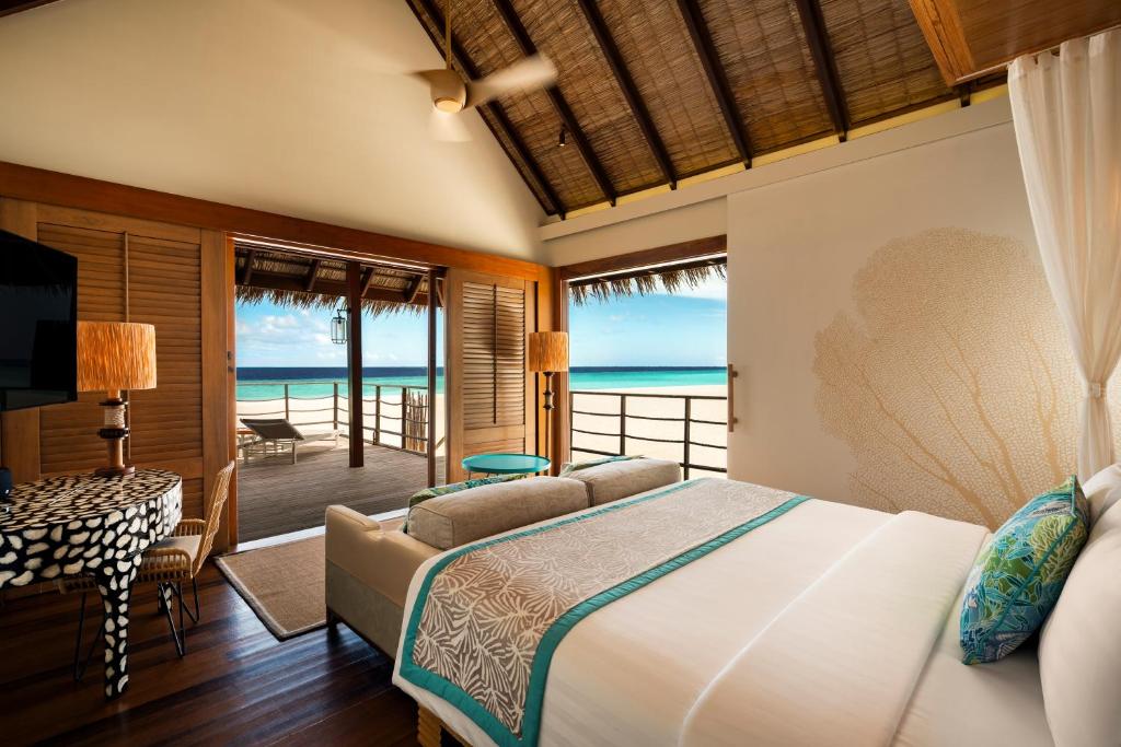 Constance Moofushi - All Inclusive