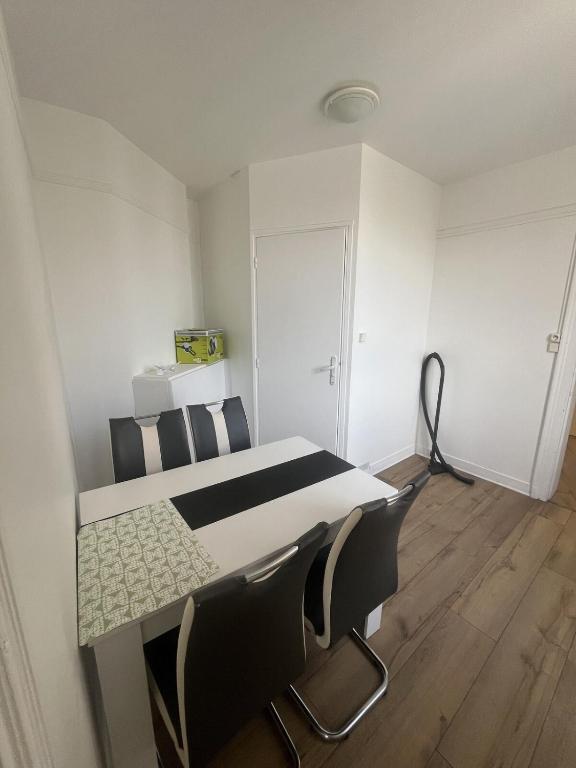 3ème- 2chambres - proche de la gare - 1