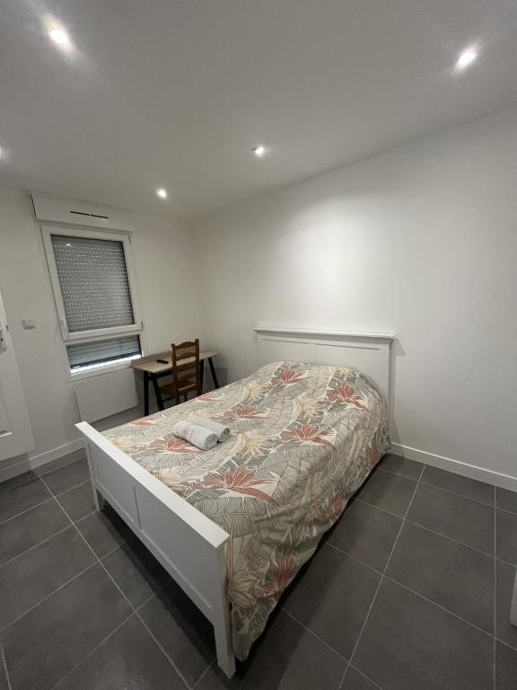 Rdc- centre ville - 1chambre - 3