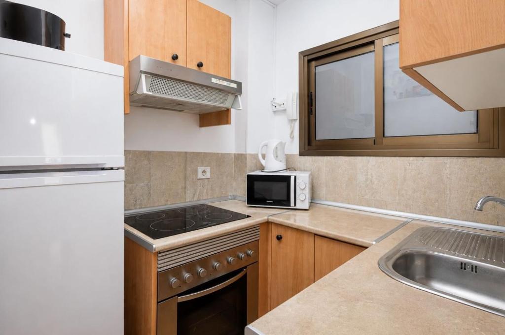 GuestReady - Las Canteras Beach Escape - 5