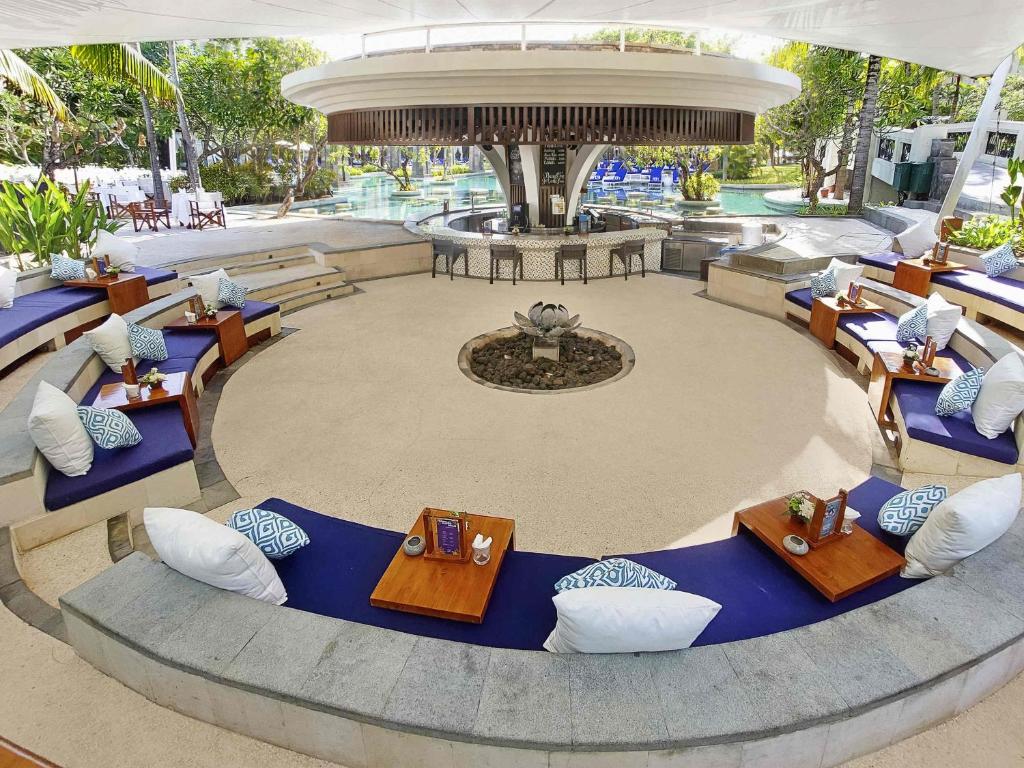 Pub/Lounge