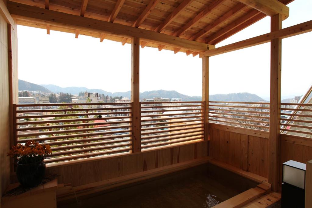 Hot spring bath