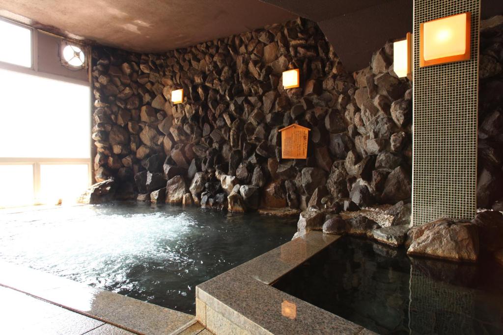 Hot spring bath
