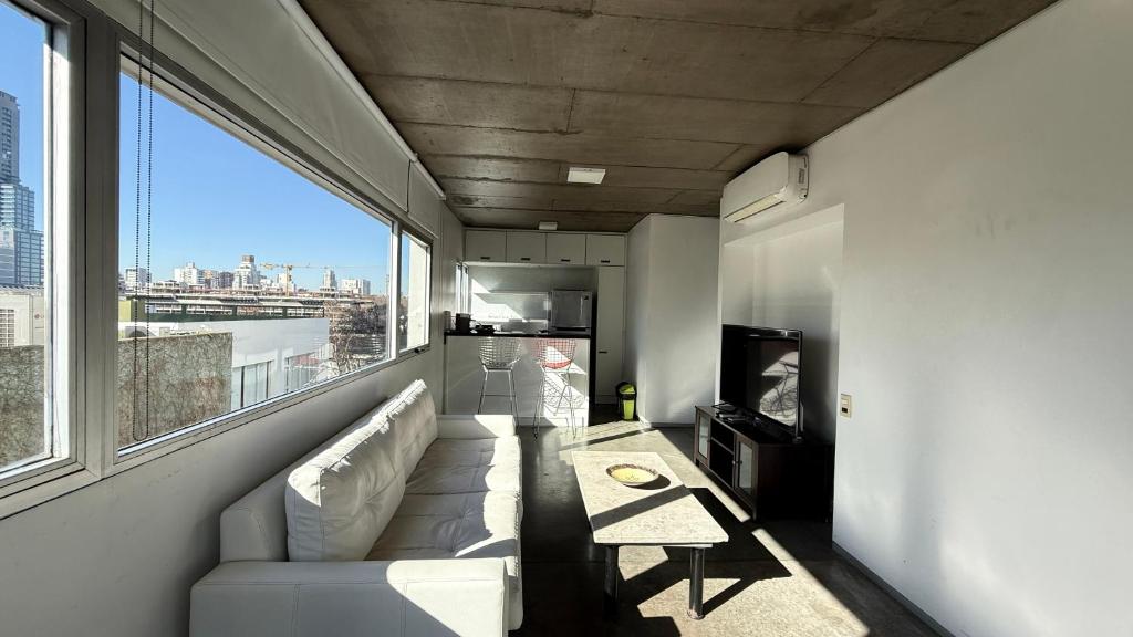 One-Bedroom Apartment with Balcony - 4