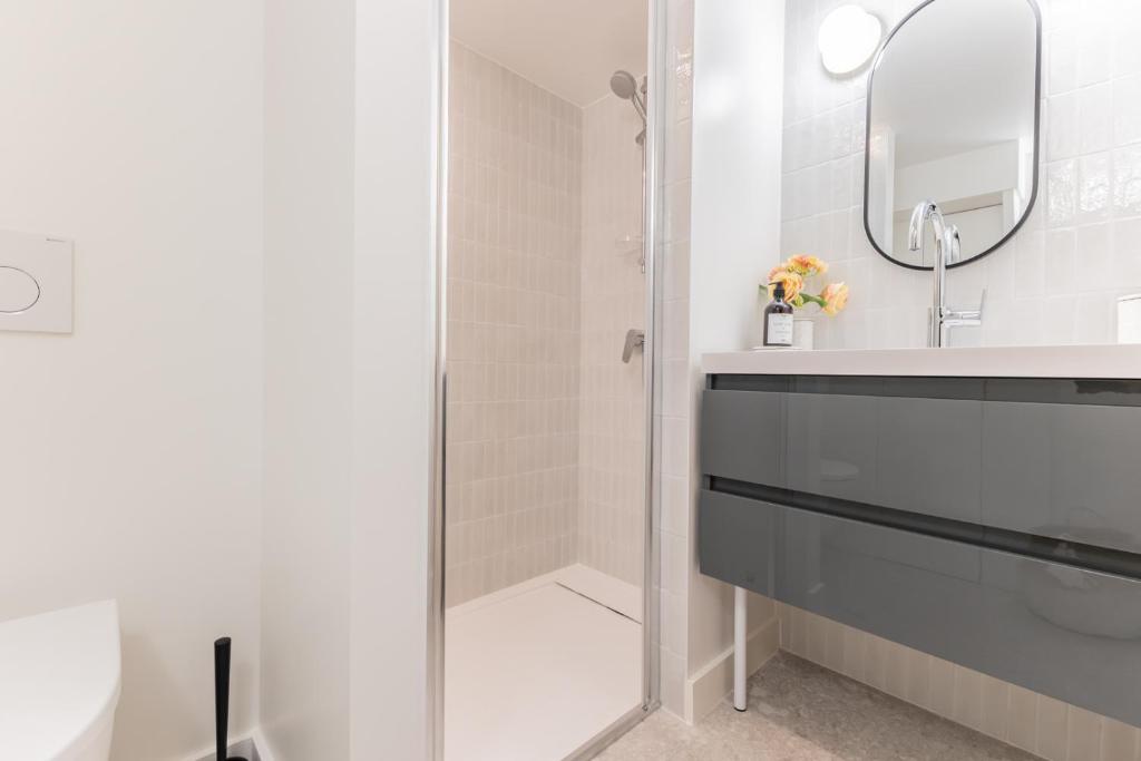 Magnifique Appartement avec Clim & Patio au coeur des Chartrons - 4