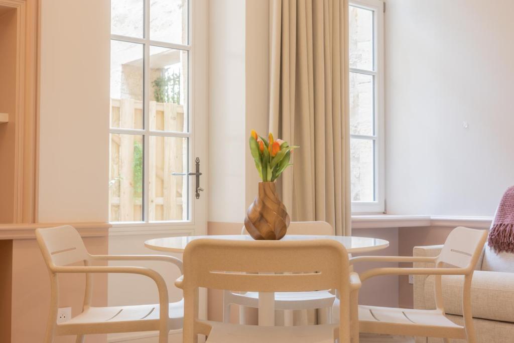 Magnifique Appartement avec Clim & Patio au coeur des Chartrons - 5