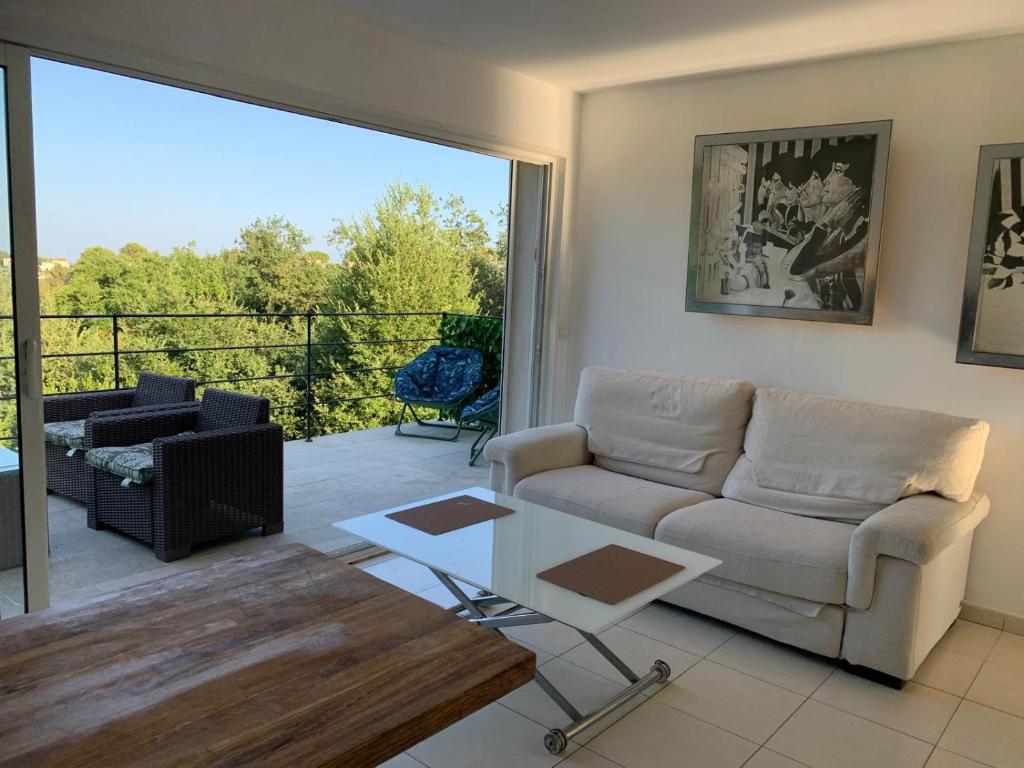 Appartement avec vue - Cadre verdoyant et parking privé - 5