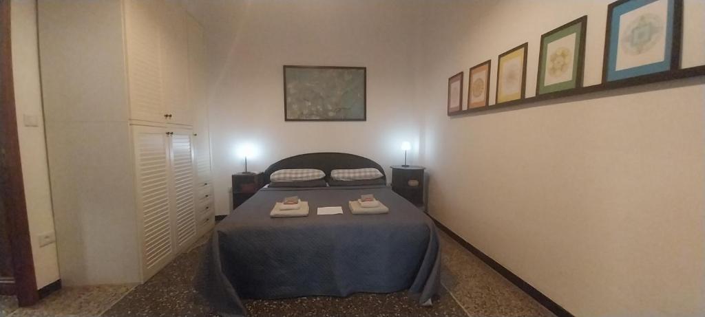 Est 25 Lodging in Genoa - 1