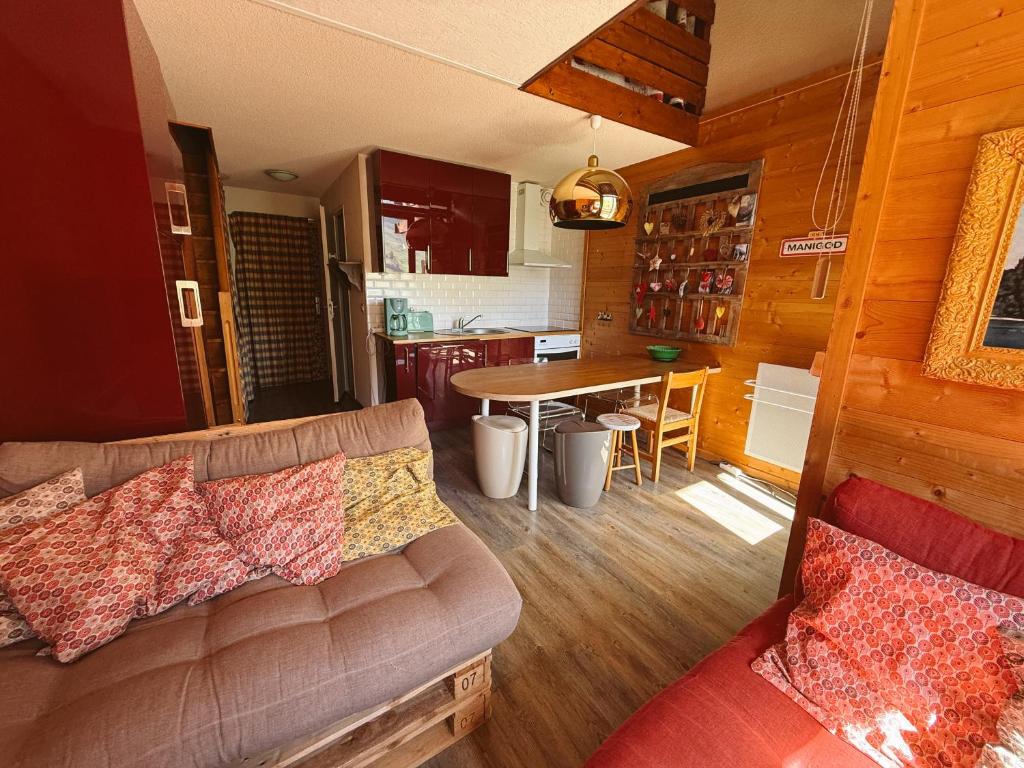 SKI Sun 3212 - 1