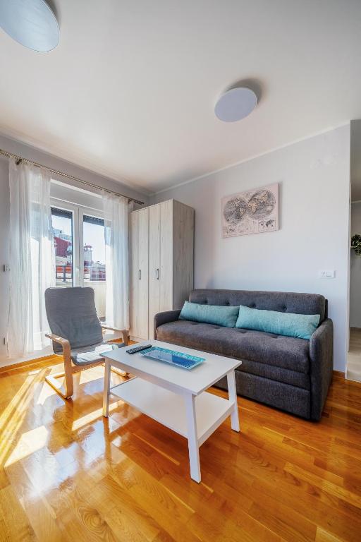Penthouse Lux - 4