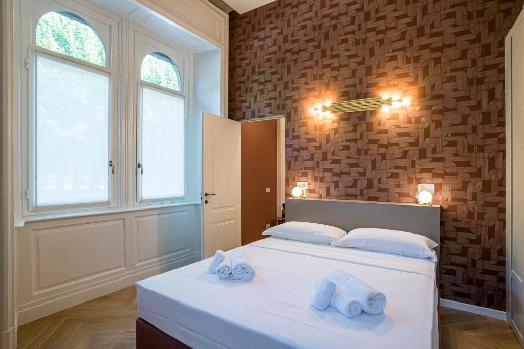 TheLuxe Residences - 1