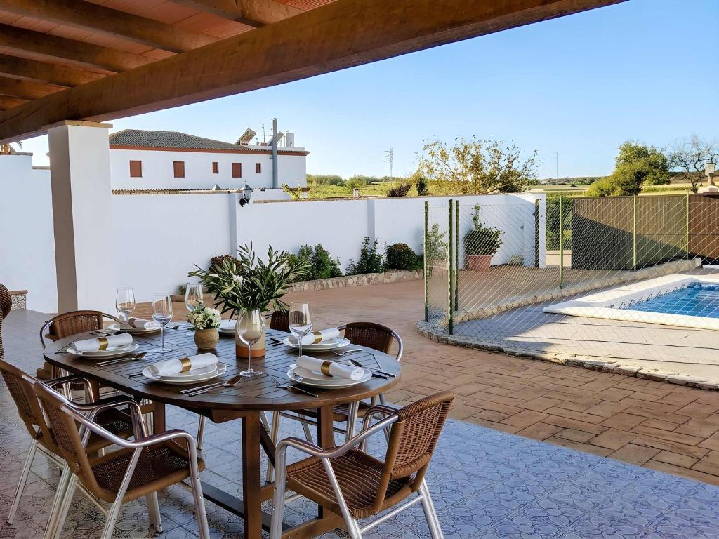 Chalet Piscina Privada vallada cerca del pueblo solo se permite familias y parejas - 3