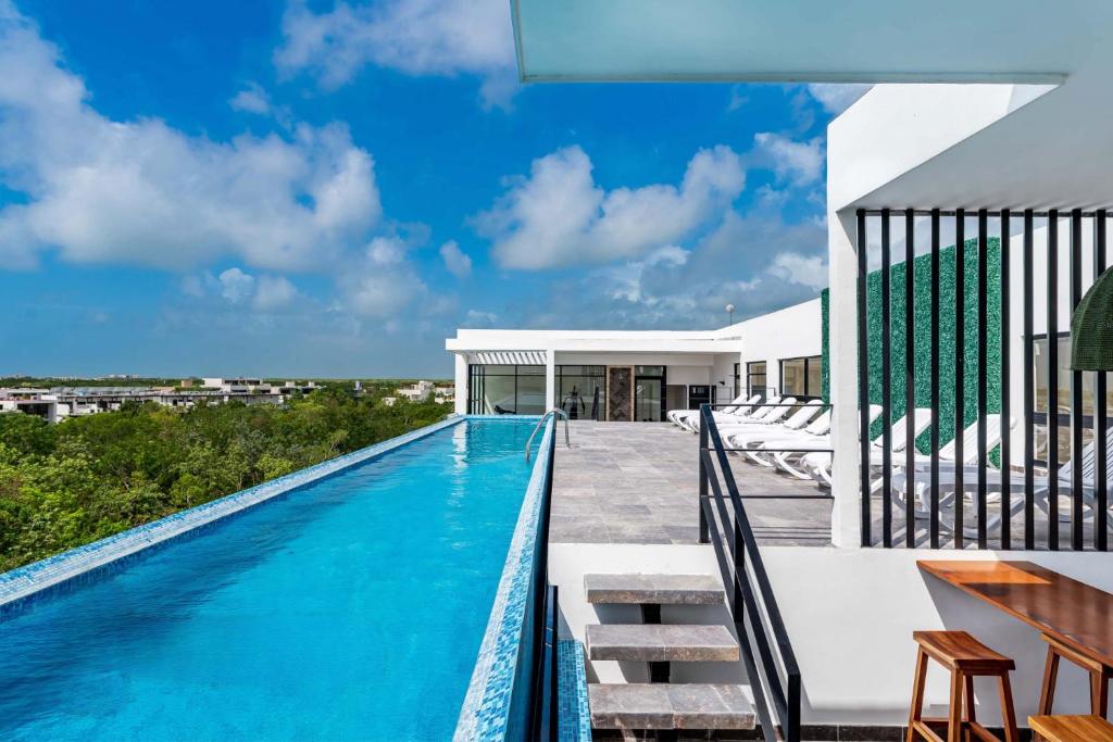 Stylish Sexy 1 Bd W/ Private Pool & Rooftop Pool - 2