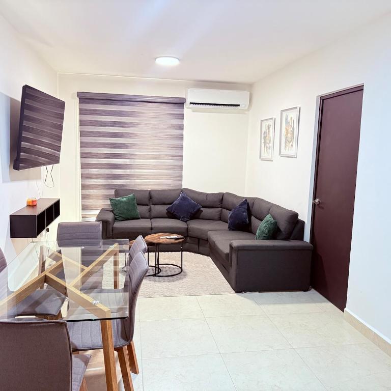 Spacious 3BR Pool & Padel - 2