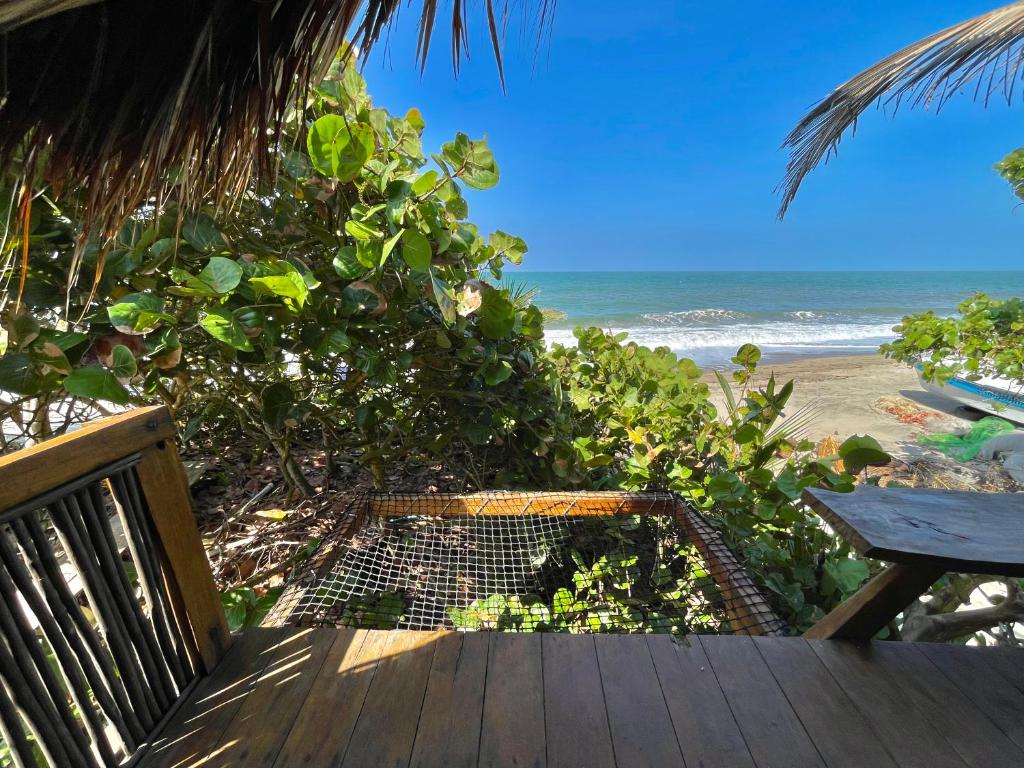 Uvita Playera - Beachfront hut near Tayrona Park - 2