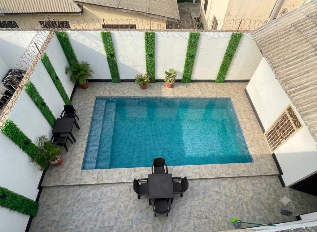 Espectacular casa con piscina privada en el centro de Girardot - 3