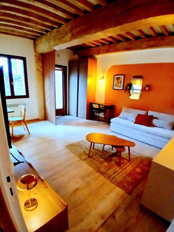 Élégant loft centre ville calme avec mezzanine 2 à 4 personnes - 2