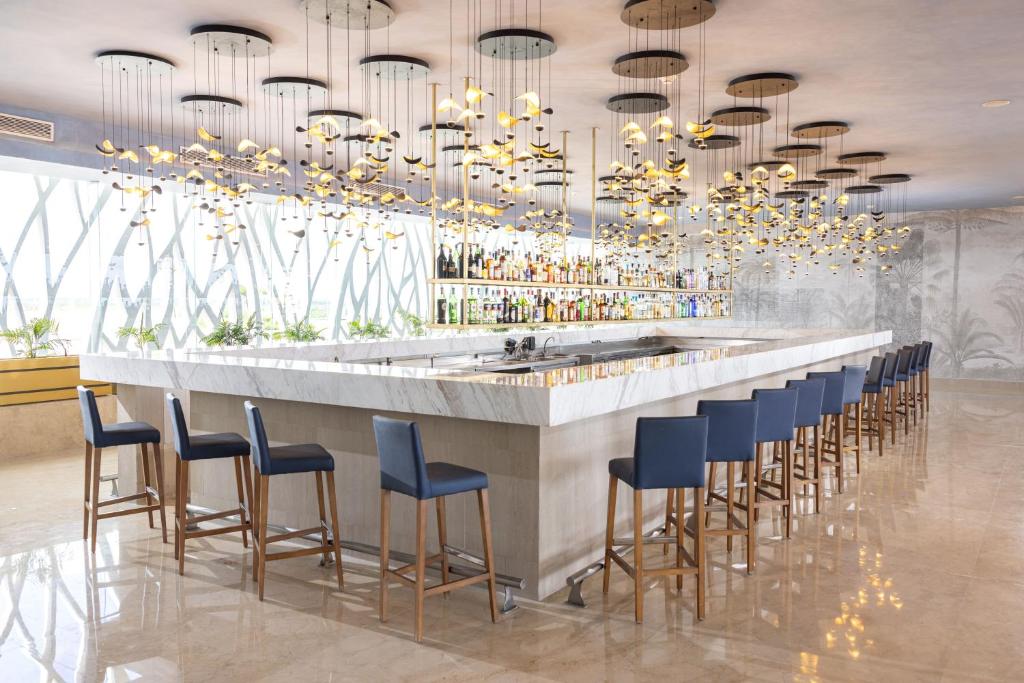 Royalton Riviera Cancun, An Autograph Collection All-Inclusive Resort & Casino - 5