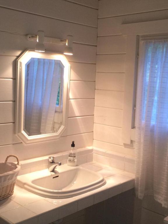 A hidden Paradise - charming chalet with 2,400m2 garden, 5 minutes from the beach - 3