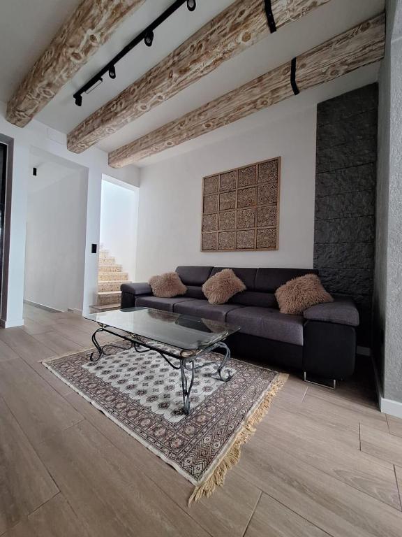 Charming 4BR Townhouse in Historic Ondara - 3