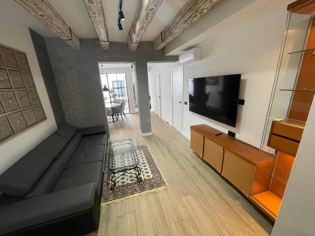 Charming 4BR Townhouse in Historic Ondara - 2