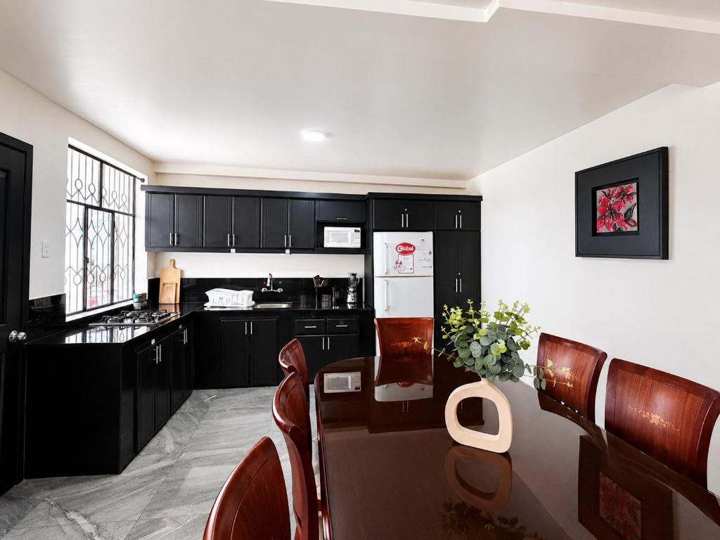 Prestige House - 3 bedrooms 4 bath - 4